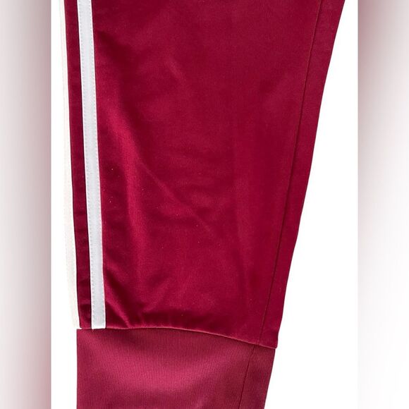 Adidas Burgundy Fabric Label - Picture 4 of 9